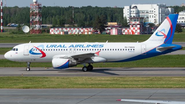 RA-73829:Airbus A320-200:Уральские авиалинии